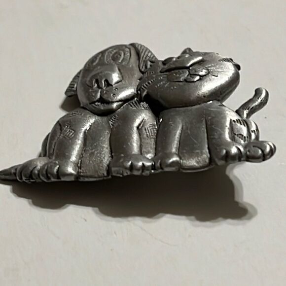 Vintage J.J. Pewter Dog and Cat Brooch - Picture 3 of 8